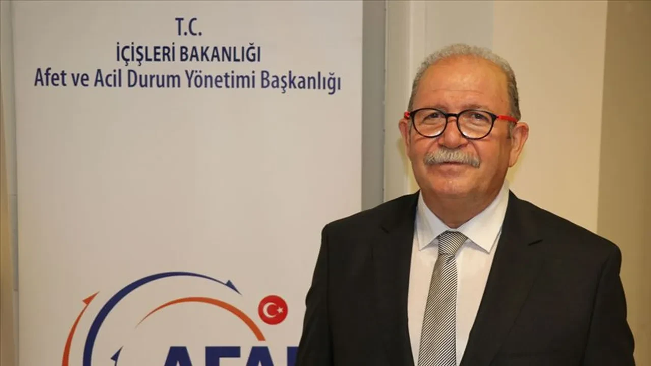 Şükrü Ersoy 'Dağınık deprem fırtınası' dedi! 7'lik faya işaret etti