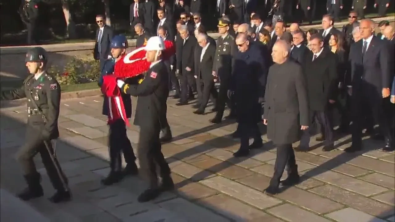 Türkiye Ata'sını anıyor! Cumhurbaşkanı Erdoğan ve devlet erkanı Anıtkabir'de! 