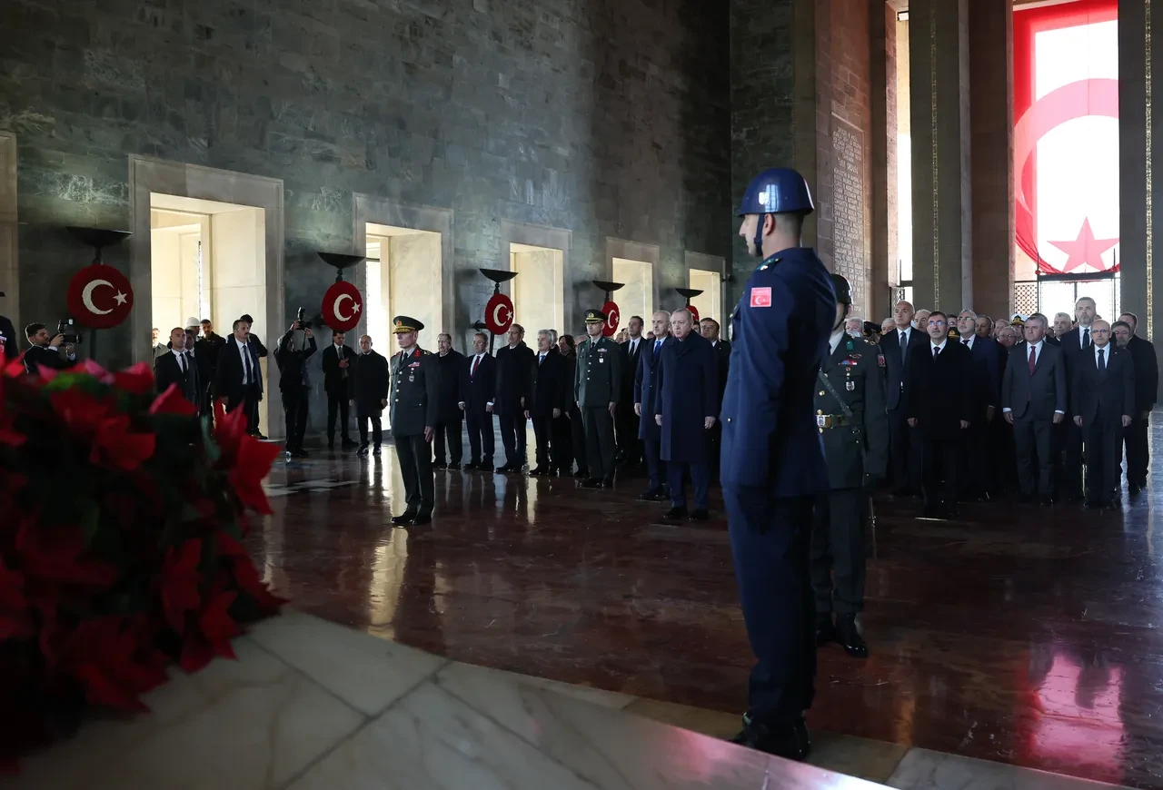 Türkiye Ata'sını anıyor! Cumhurbaşkanı Erdoğan ve devlet erkanı Anıtkabir'de!