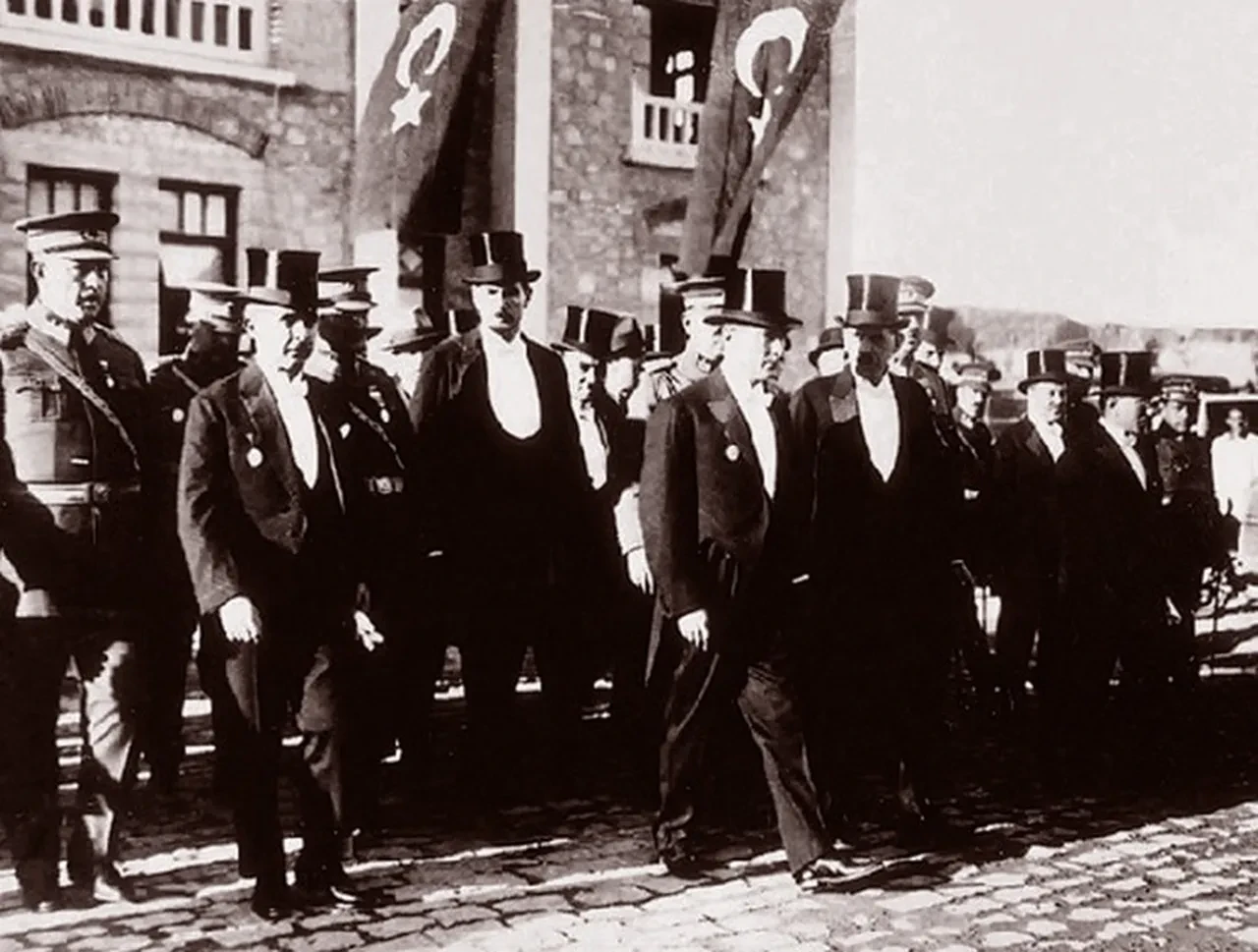 Ulu Önder Atatürk'ün ebediyete intikalinin 87. yılı: Saygı ve özlemle anıyoruz