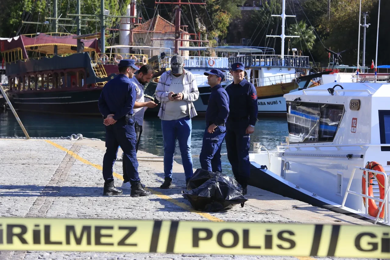 Cansız bedeni denizden çıkartıldı! Cenazenin genç bir kız çocuğuna ait olduğu öğrenildi