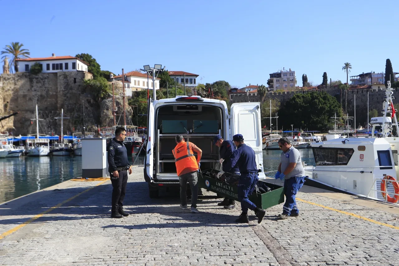 Cansız bedeni denizden çıkartıldı! Cenazenin genç bir kız çocuğuna ait olduğu öğrenildi
