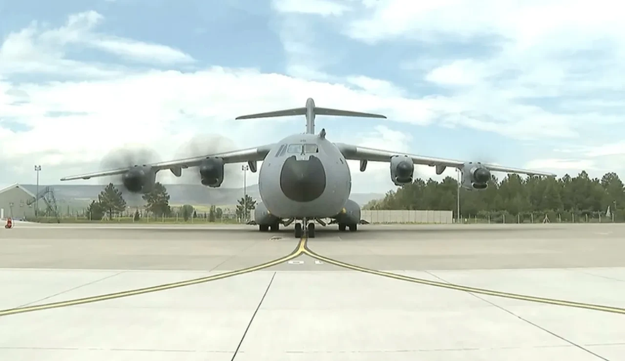 Düşen uçaktaki personelin isimleri ne?