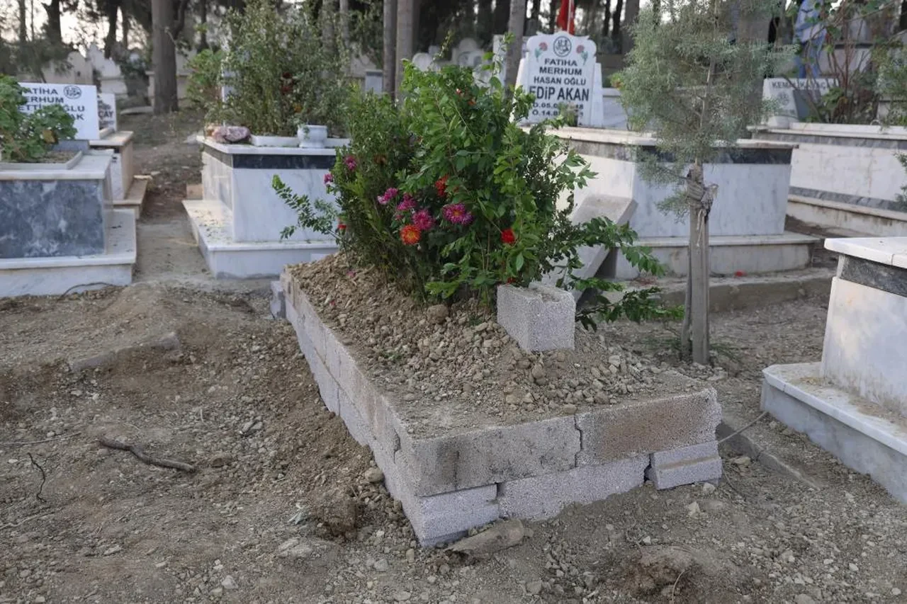 Hatay'da feci kazada 17 yaşındaki Dilan hayattan koparıldı! Amcası eşyalarına sarılıp ağladı