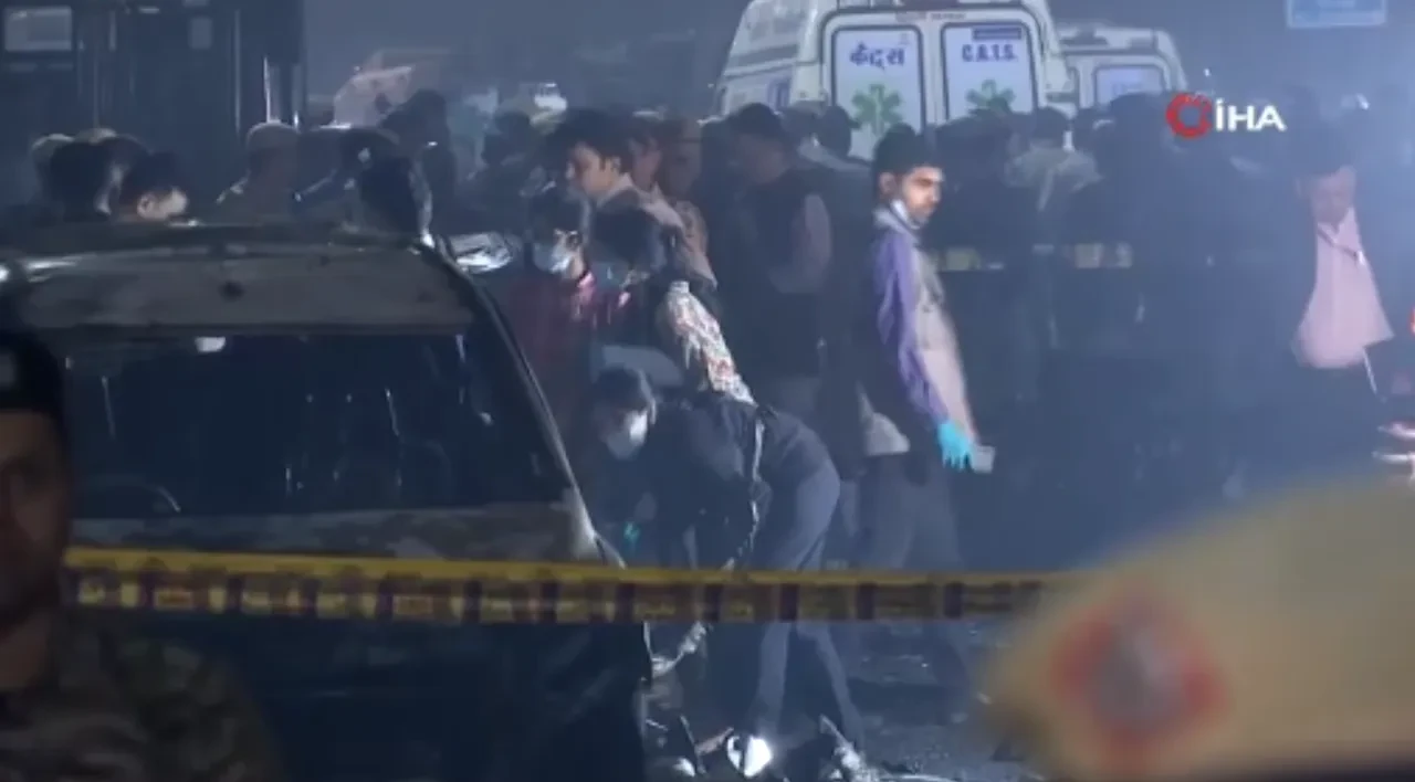 Hindistan'da şiddetli patlama: Ölü ve yaralılar var