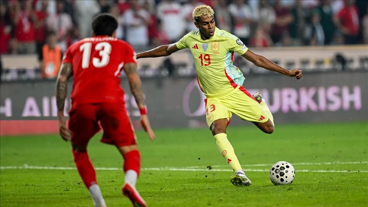 İspanya'da Türkiye maçı öncesi sakatlık! Yıldız isim kadrodan çıkarıldı