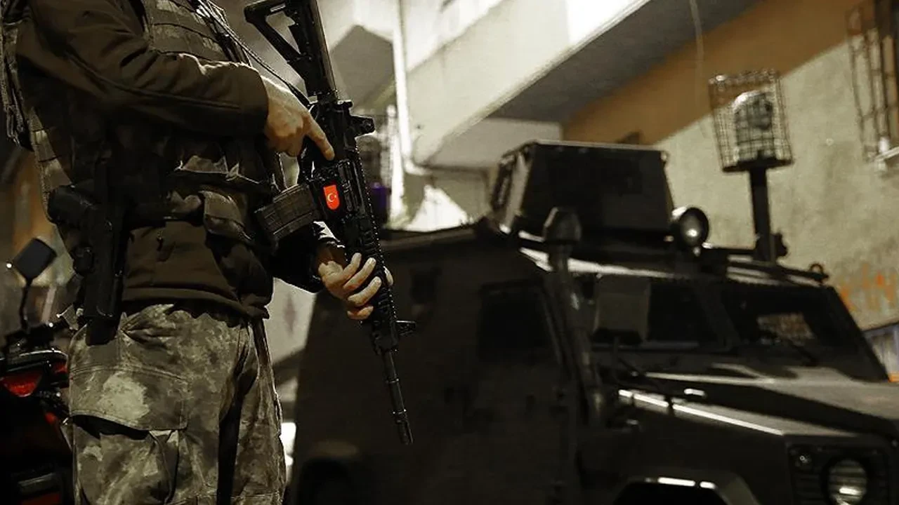 İstanbul'da DEAŞ operasyonu! Eylem hazırlığında oldukları tespit edildi: Bomba yapım videoları çekiyorlarmış