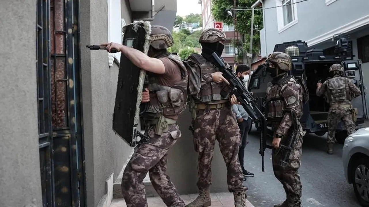 İstanbul'da DEAŞ operasyonu! Eylem hazırlığında oldukları tespit edildi: Bomba yapım videoları çekiyorlarmış