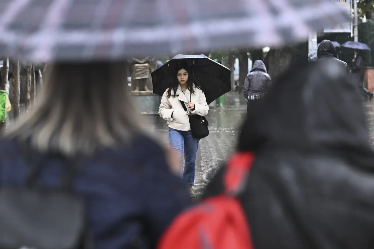 İstanbul'da sağanak ve soğuk alarmı! Meteoroloji uyardı: Günlerce sürecek