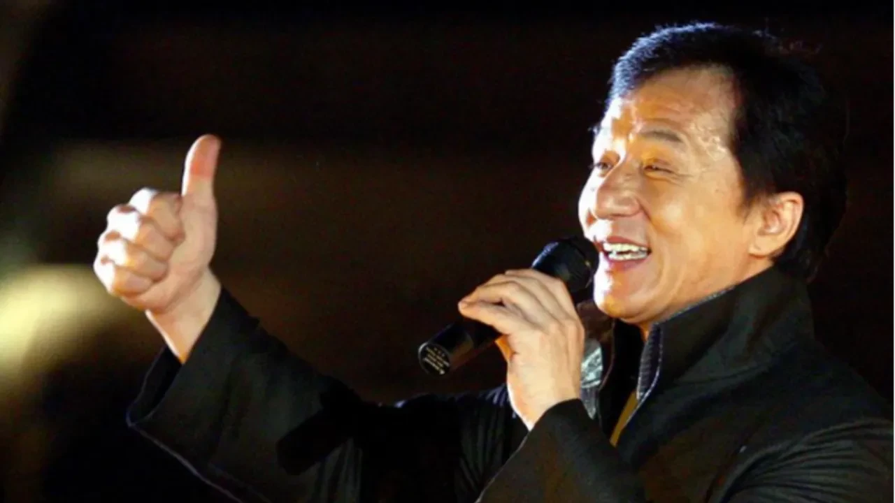 Jackie Chan öldü iddiasına ailesinden açıklama geldi 