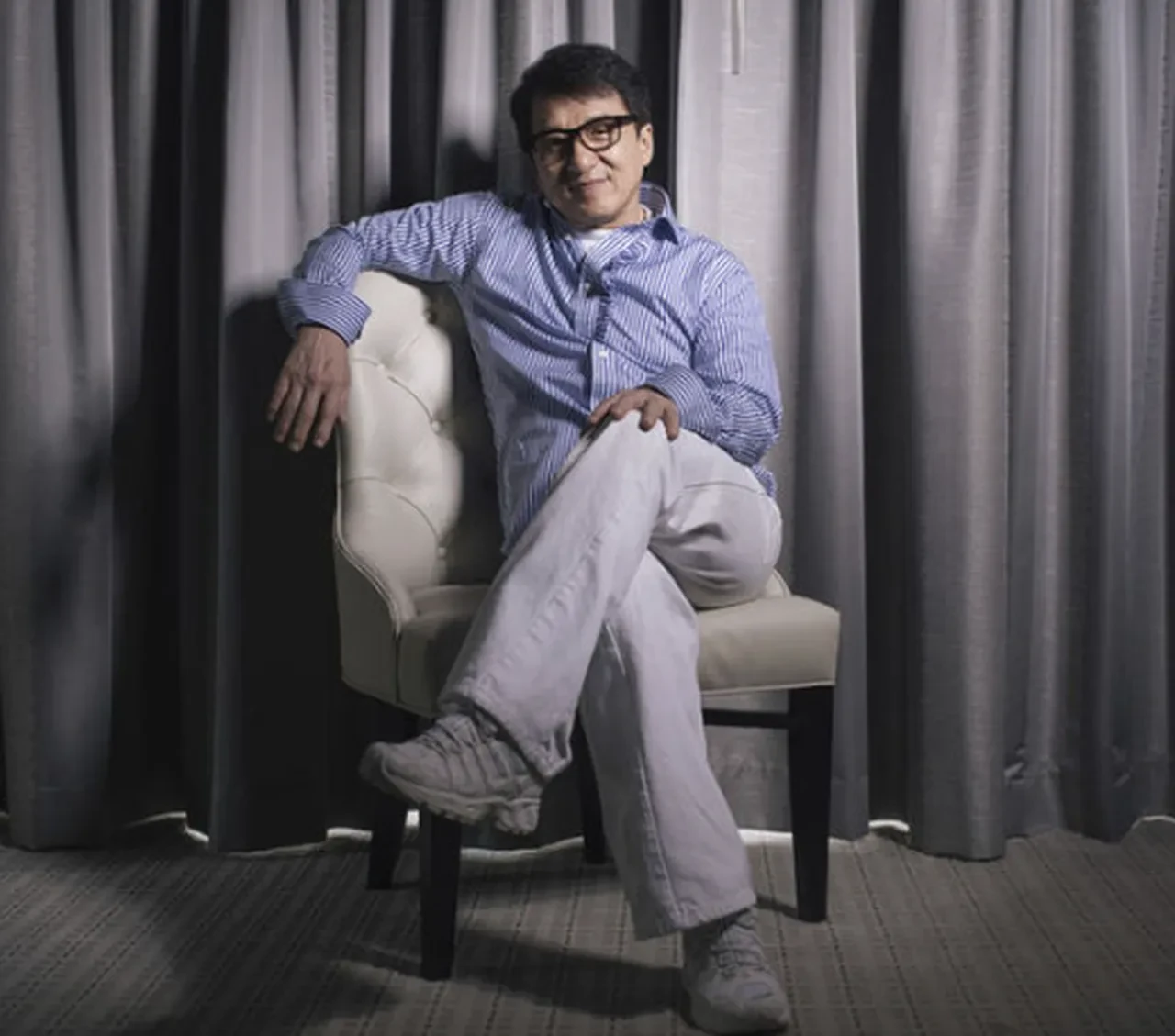 Jackie Chan öldü iddiasına ailesinden açıklama geldi 