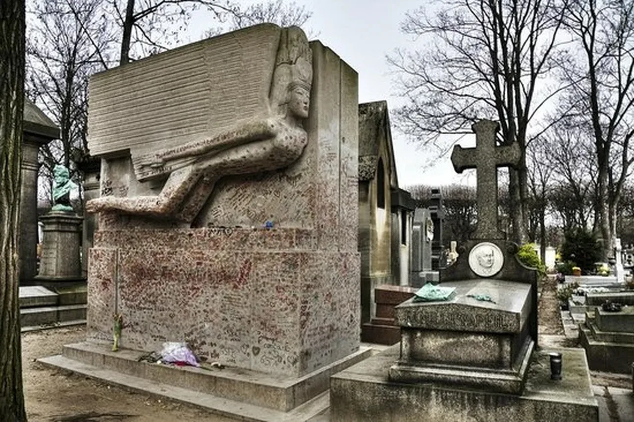 Kazanan ünlü ismin yanına gömülecek! Belediyeden ilginç yarışma