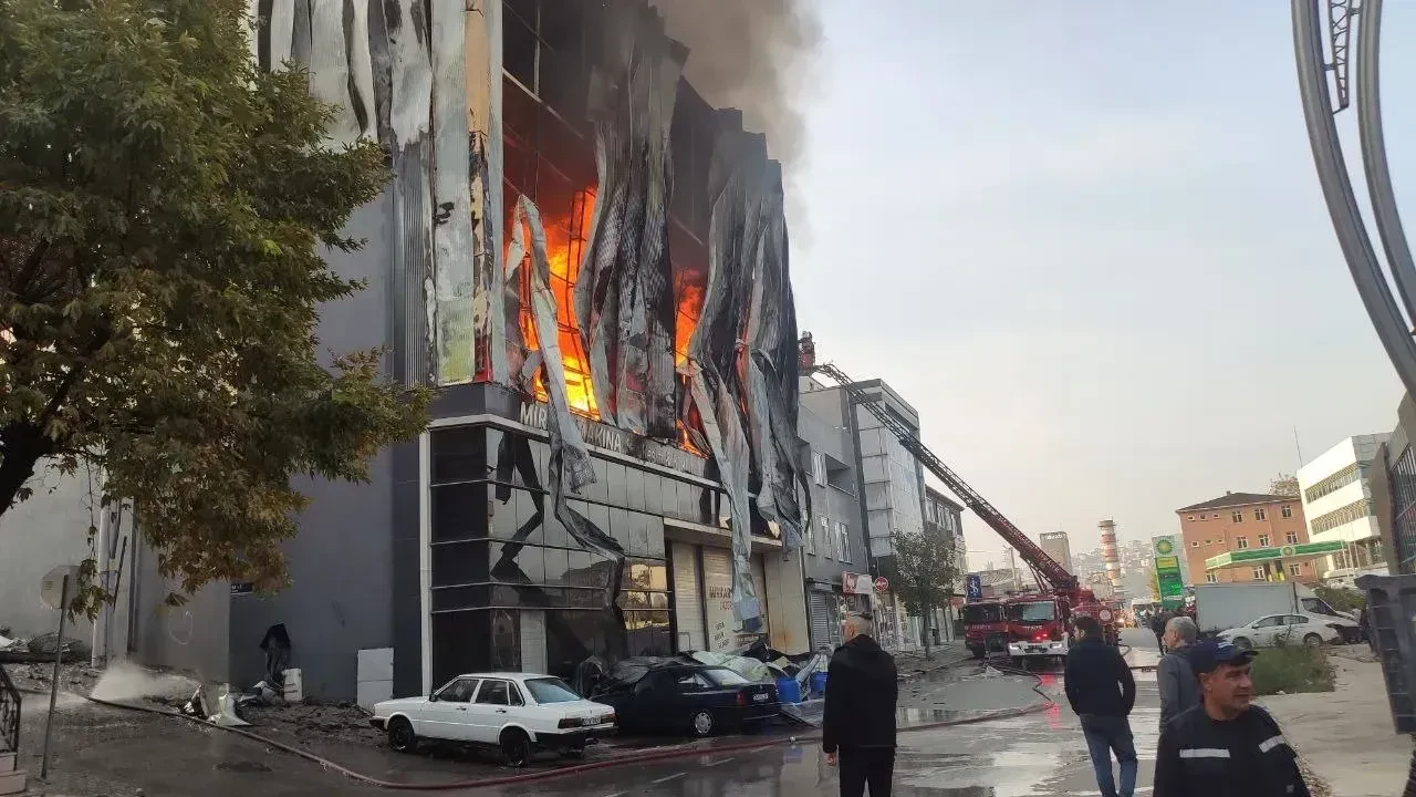 Kocaeli'de fabrika yangını! Şüpheliler adliyeye sevk edildi
