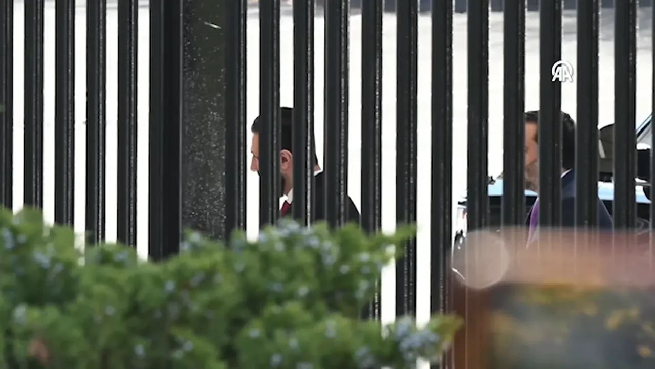 Suriye lideri Şara neden Beyaz Saray'a yan kapıdan girdi? Sebebi ortaya çıktı