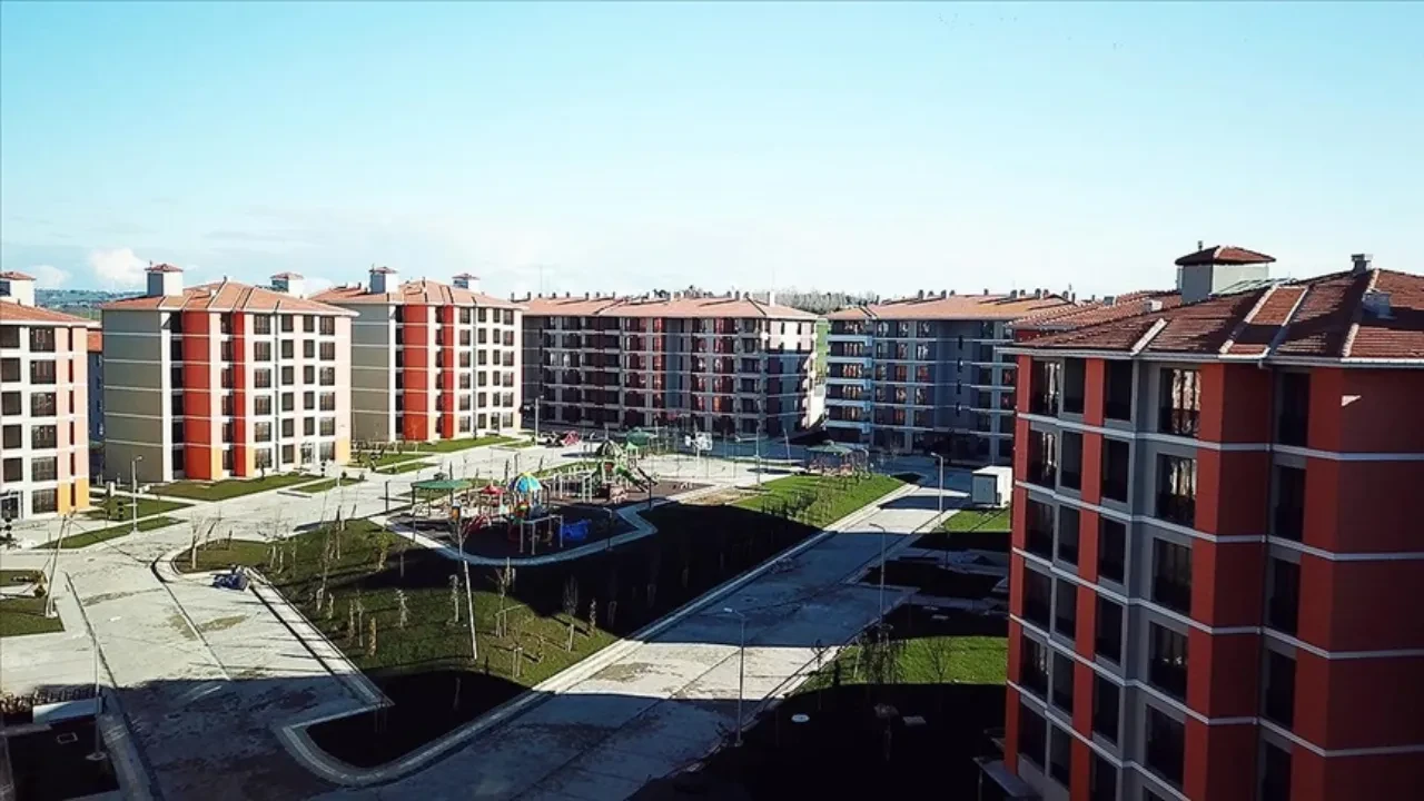 TOKİ 500 bin sosyal konut kaç kişi başvurdu? Bakan Kurum ilk gün başvurusu sayısını açıkladı