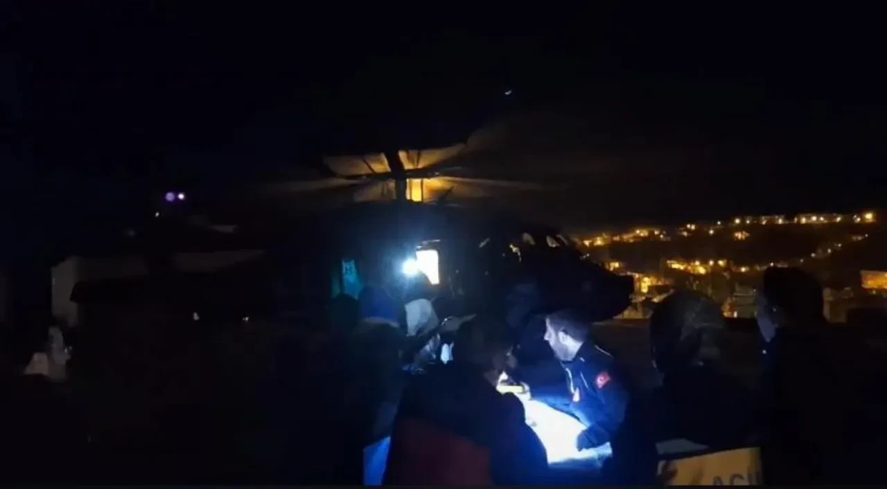 Yüksekten düşen genç askeri helikopter ile kurtarıldı