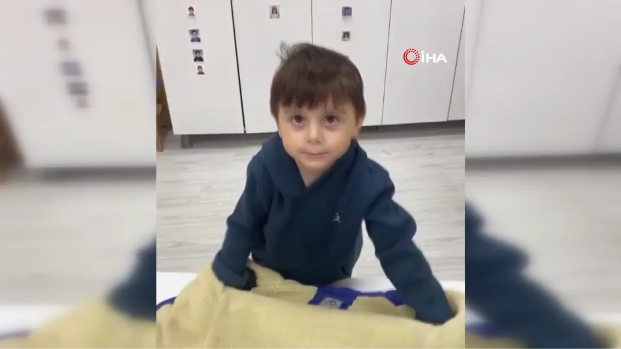 Annesiyle ölü bulunmuştu, küçük çocuğun görüntüsü yürekleri sızlattı!