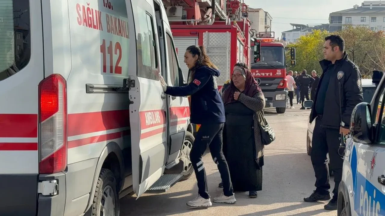 Böyle evlat olmaz olsun! Annesine sinirlendi, evi ateşe verdi