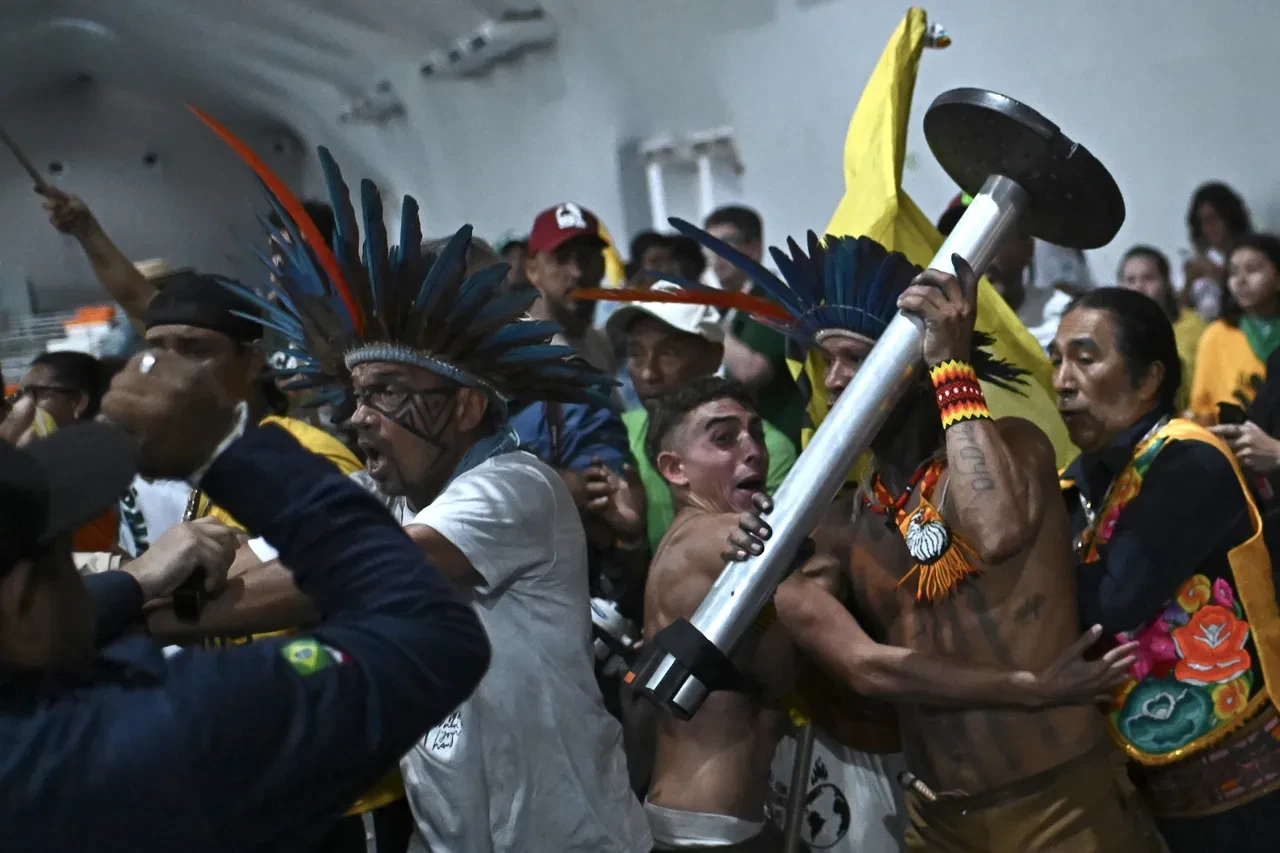 COP30 Zirvesi için kesilen ağaçlar yerlileri çıldırttı! Güvenlik güçleriyle çatışma çıktı