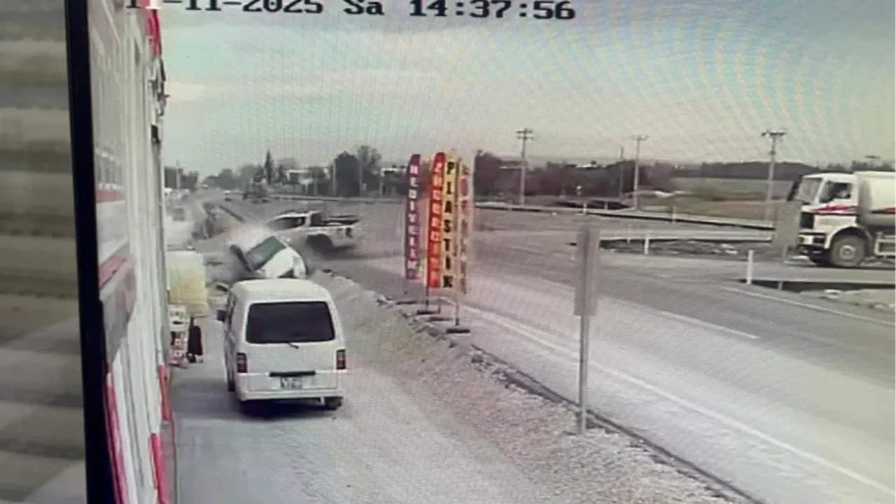 Dikkatsizlik kazayı beraberinde getirdi: O anlar kamerada