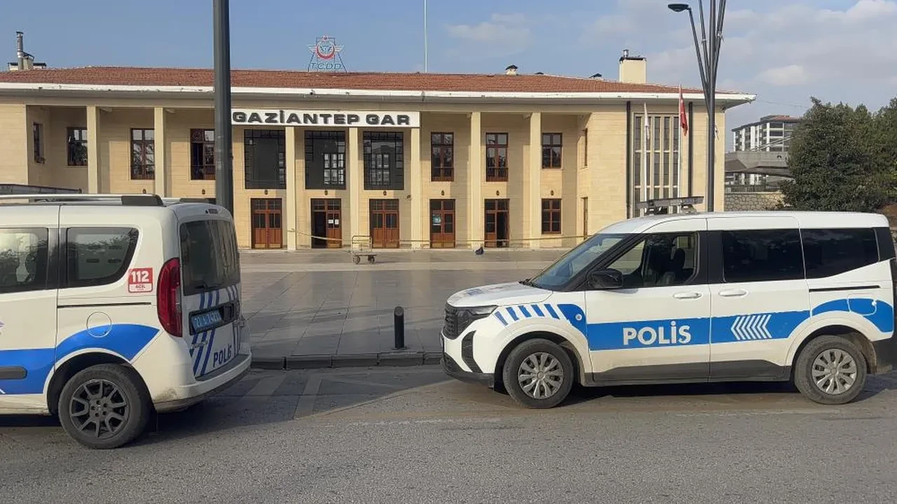 Garda şüpheli çanta paniği! Büyük bir gürültüyle patlatıldı 