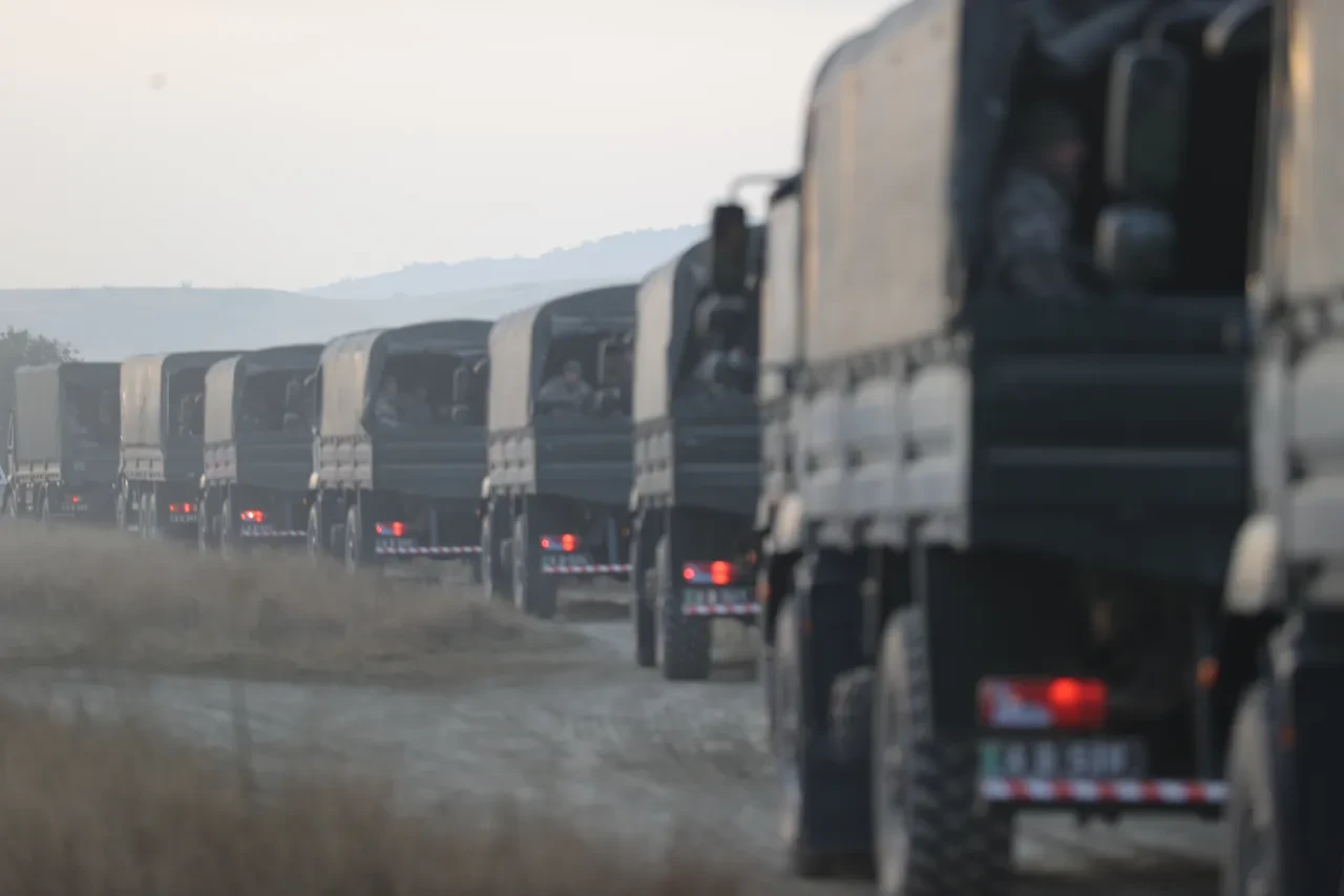 Gürcistan'da düşen askeri kargo uçağının enkazında incelemeler sürüyor! İşte bölgeden gelen yeni görüntüler