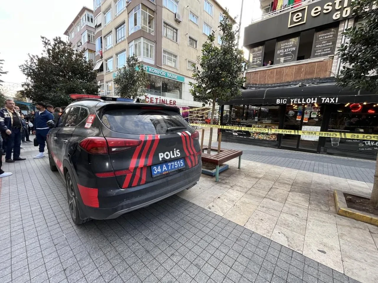 Kafede dehşete düşüren olay! Arkadaşıyla kahve içerken silahlı saldırıya uğradı