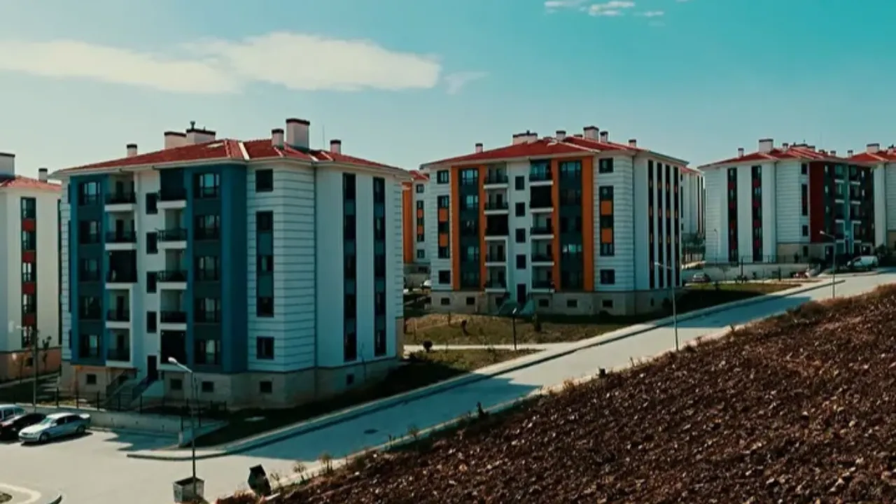 Kargir ev köy evi bağ ve bahçesi olanlar TOKİ 500 bin sosyal konuta başvurabilir mi?