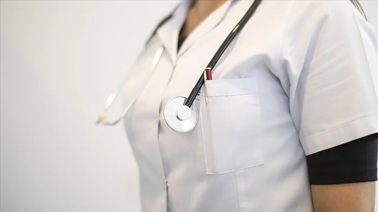 Sosyal medyada doktor paylaşımlarına yeni sınırlama! Resmi Gazete'de yayımlandı