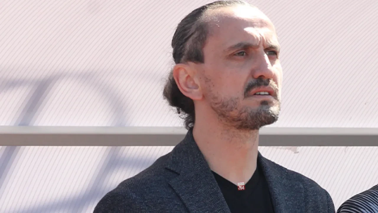 Tunçay Şanlı yeniden Fenerbahçe'de! "Camiamıza hayırlı olsun"