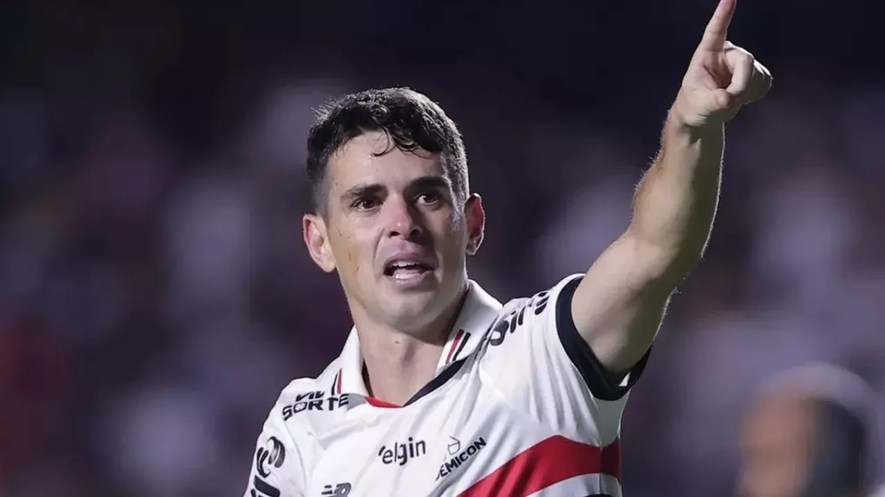 Yıldız futbolcu Oscar efor testinde fenalaştı! Apar topar hastaneye kaldırıldı 