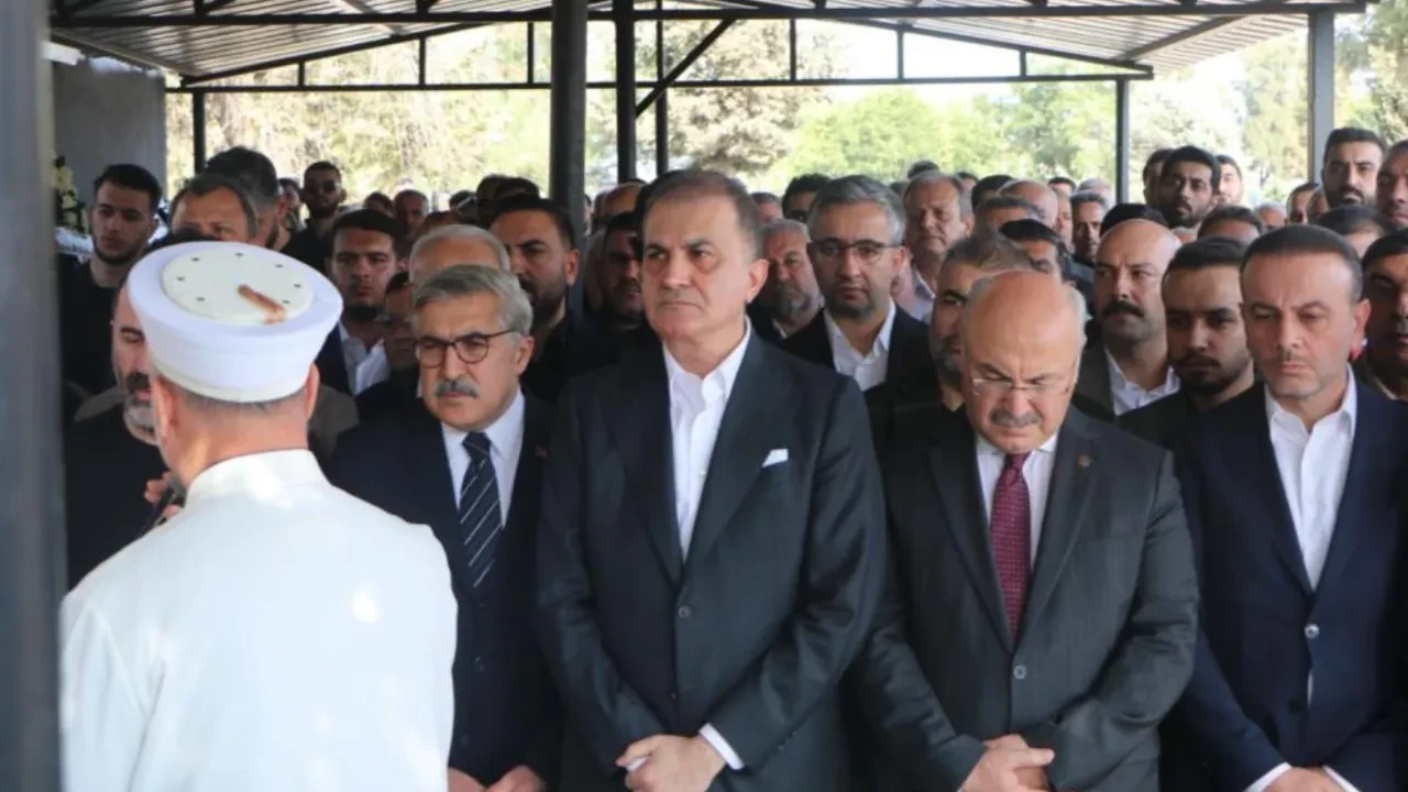 AK Parti Sözcüsü Ömer Çelik'in acı günü! 