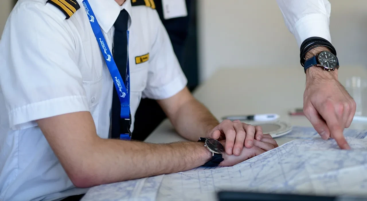 Aylarca yolcularla beraber uçuş yapan sahte kaptan pilot ifşa oldu