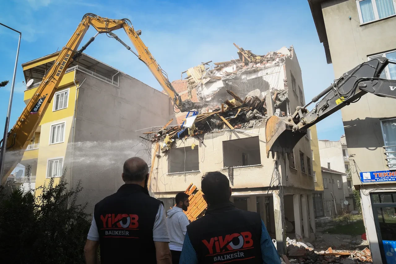 Balıkesir depremi ne kadar sürecek? Okan Tüysüz 'maalesef' diyerek tarih verdi