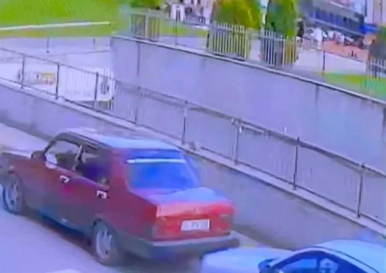 Bisiklet parkında dehşet! Akranları tarafından bıçaklanan çocuk kanlar içinde kaldı