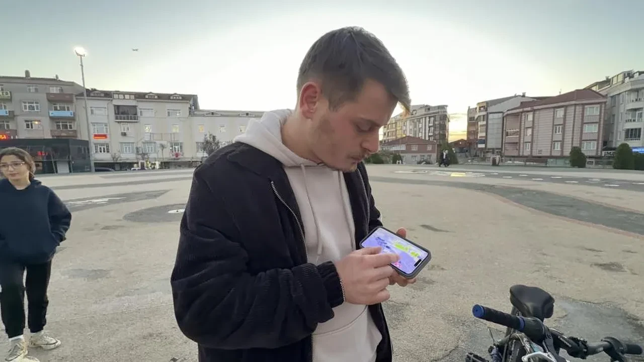 Bisiklet parkında dehşet! Akranları tarafından bıçaklanan çocuk kanlar içinde kaldı