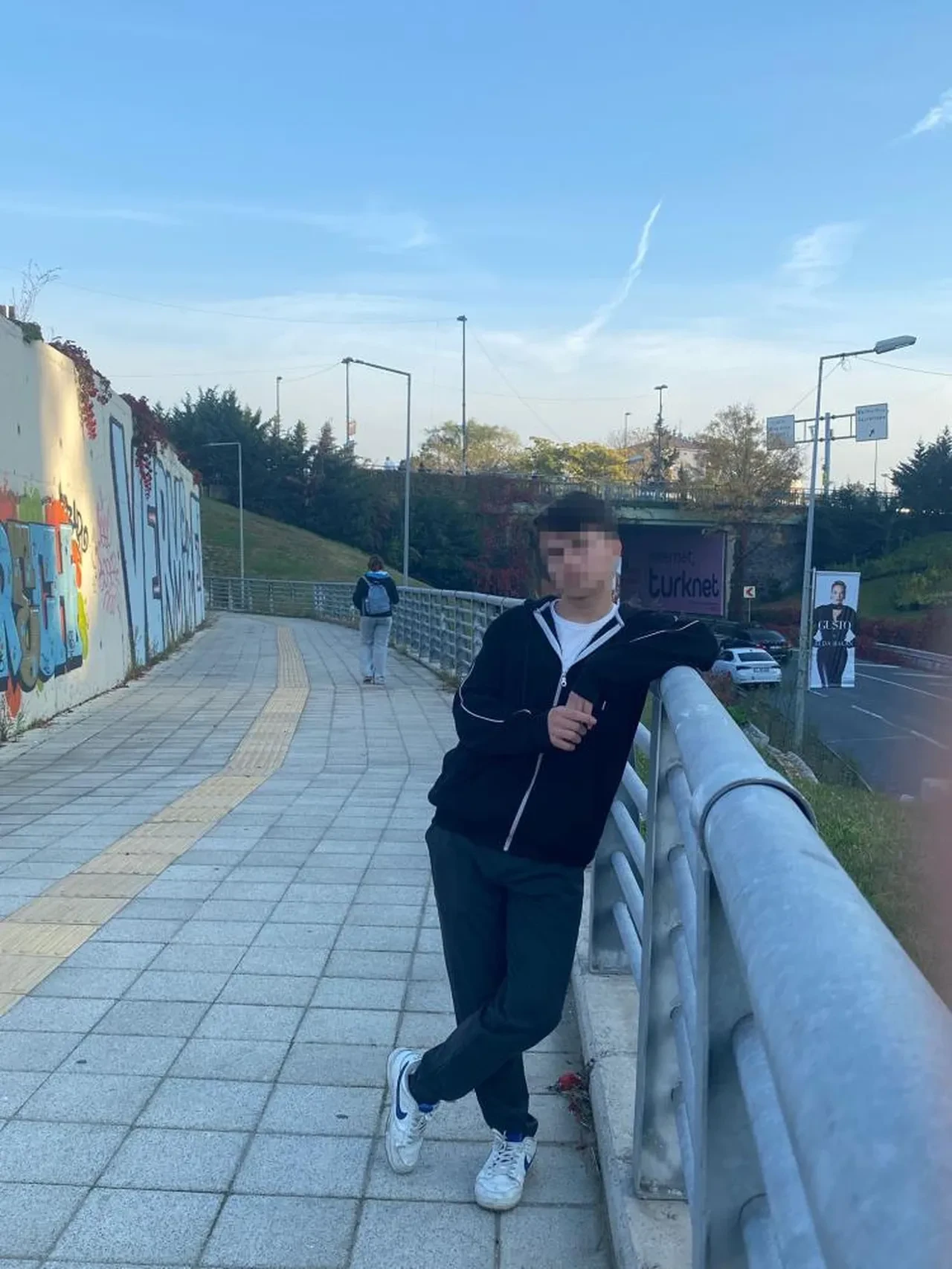 Bisiklet parkında dehşet! Akranları tarafından bıçaklanan çocuk kanlar içinde kaldı