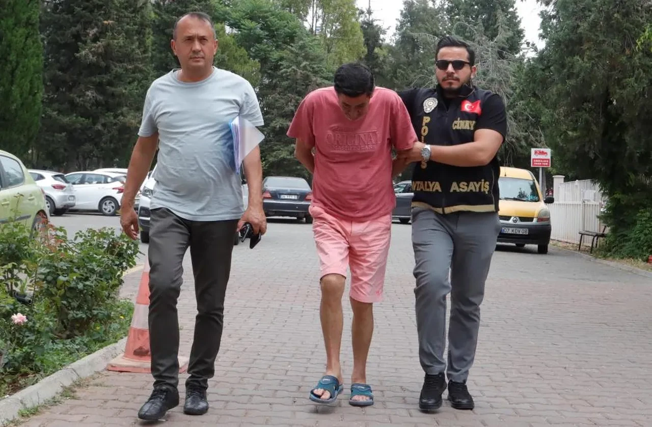 Boş araziye çağırdığı oğlunu 37 kez bıçakladı! Küçük kızının sözleri salondakileri ağlattı