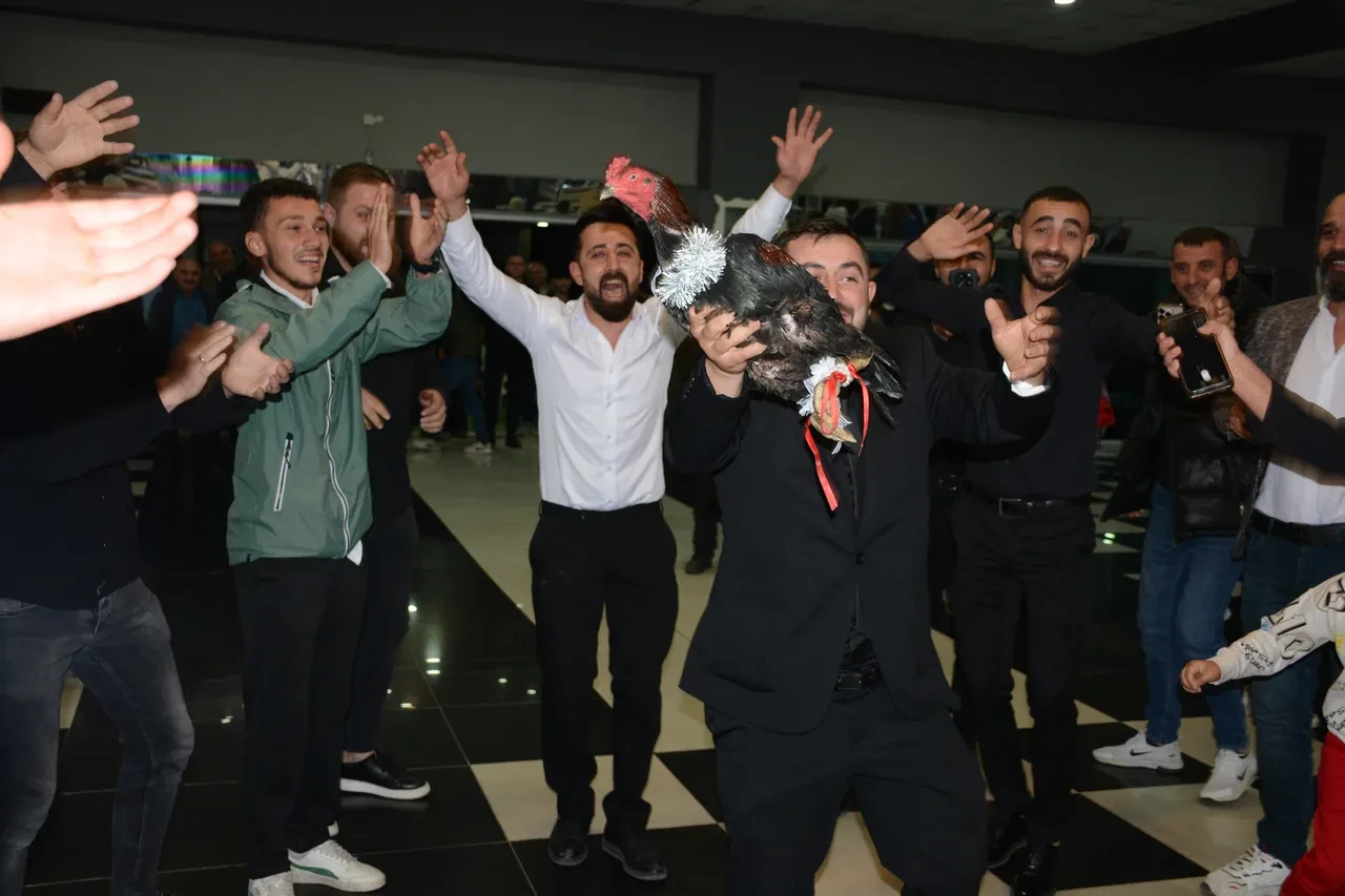 Böyle düğün hediyesi görülmedi! Tayland'dan getirildi, herkesi şaşkına çevirdi