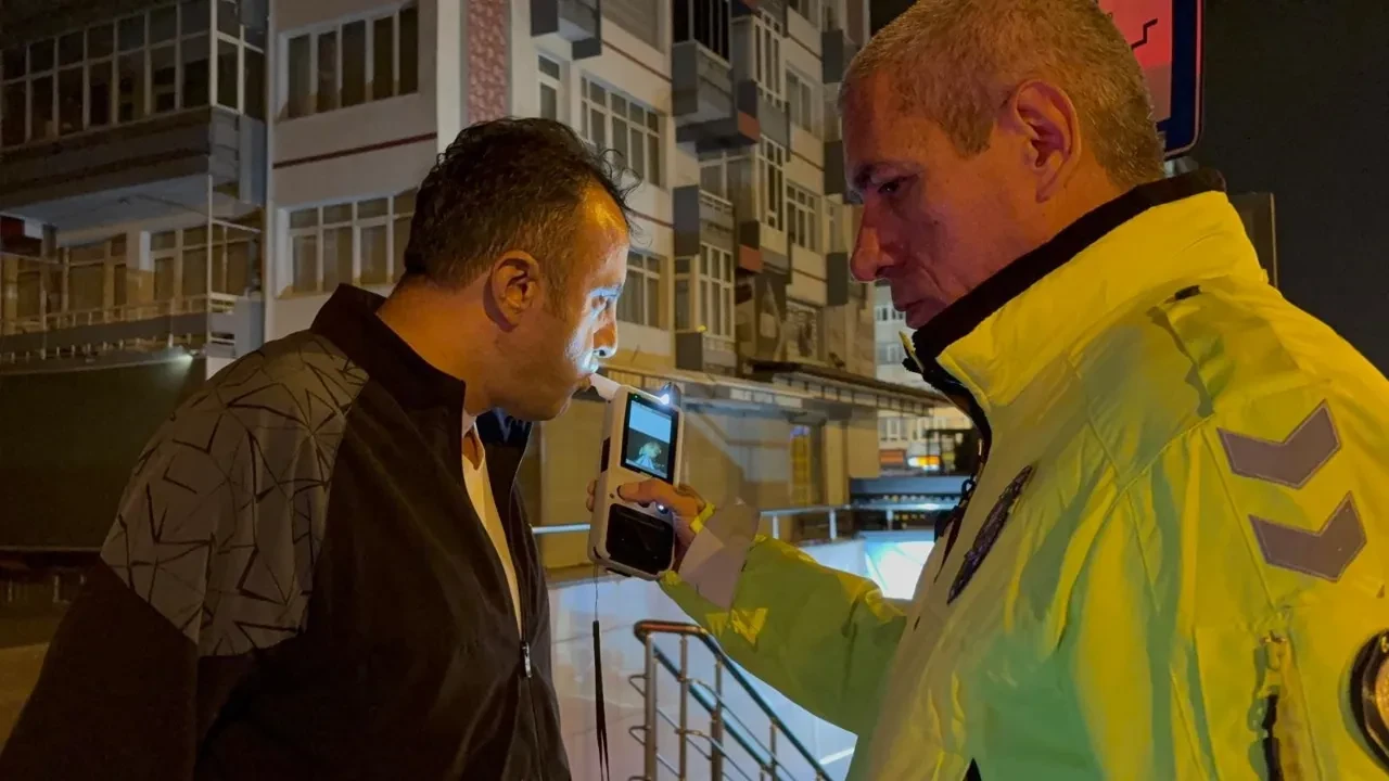 Böylesi film sahnesinde görülmedi! Ehliyetsiz sürücü bakın ne yaptı