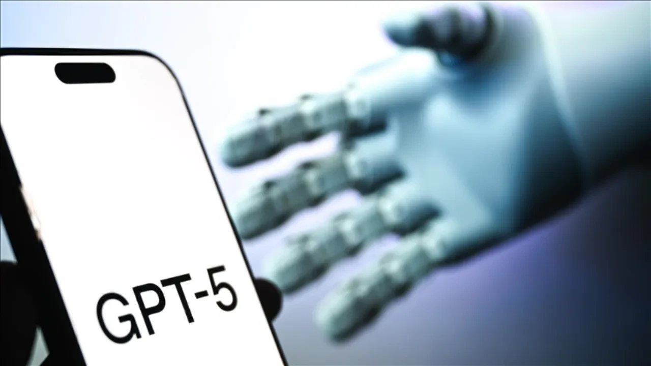 ChatGPT'den oluşturduğu karakterle evlendi, yok olmasından korkuyor