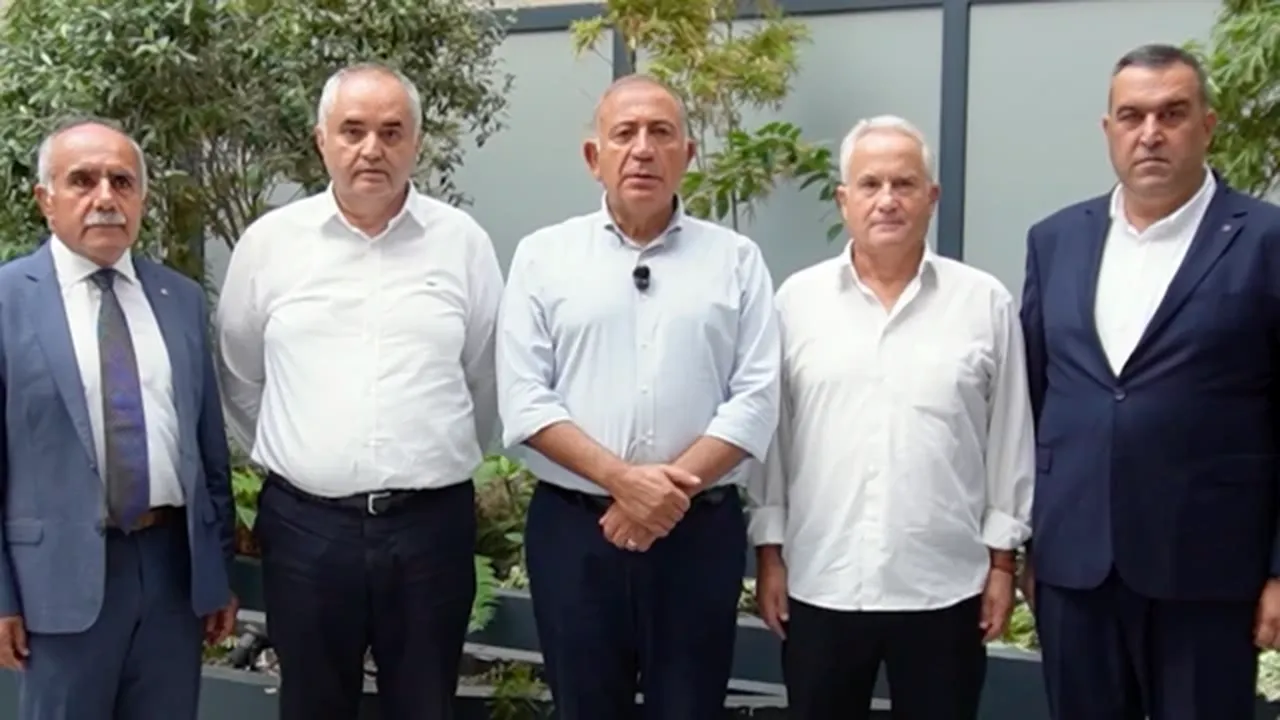 CHP İstanbul İl binasında skandal olay! Makam koltuklarına dışkılarını bıraktılar