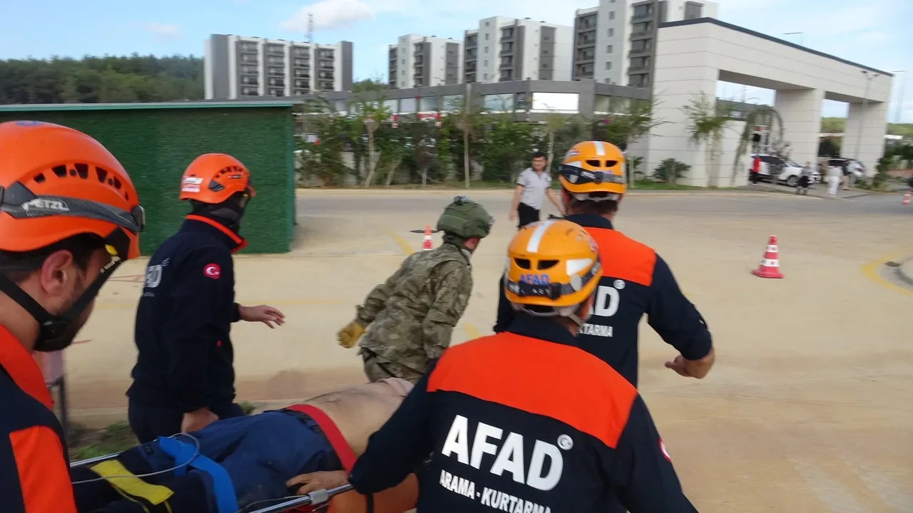 Dağın zirvesinde yaşam mücadelesi! Tüm ekipler seferber oldu