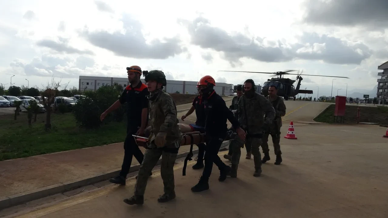 Dağın zirvesinde yaşam mücadelesi! Tüm ekipler seferber oldu