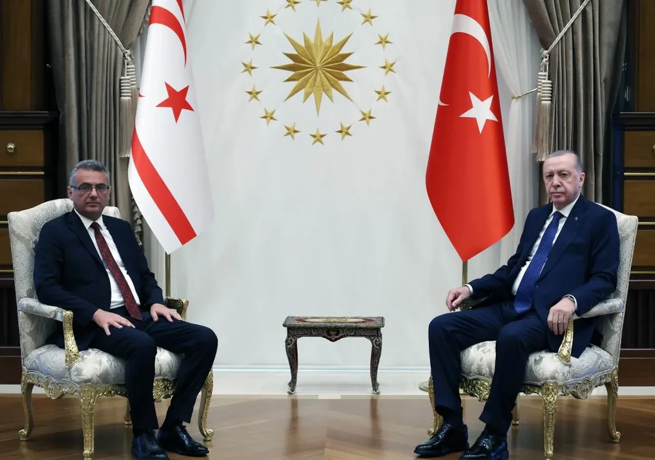 İlk ziyaret Türkiye'ye! Cumhurbaşkanı Erdoğan, Tufan Erhürman'ı resmi törenle karşıladı