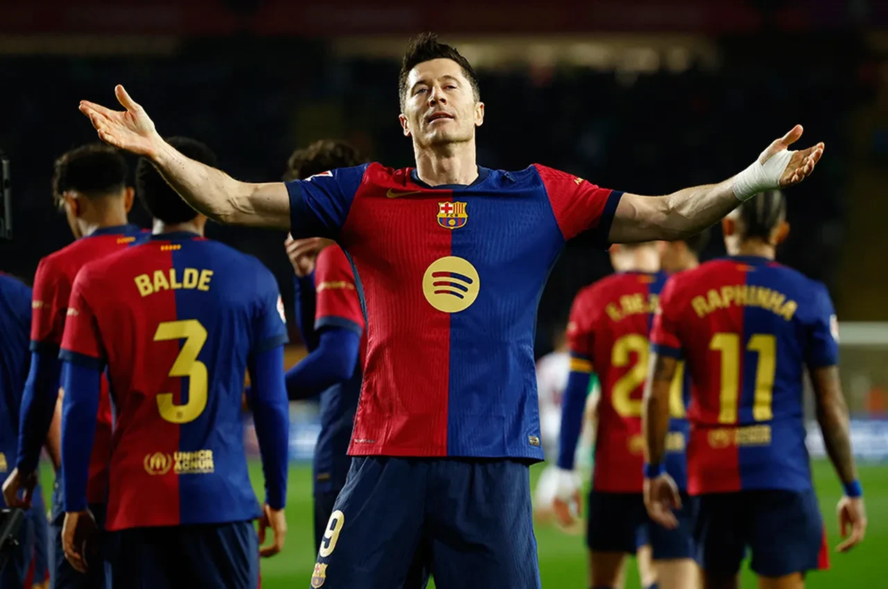 Lewandowski Fenerbahçe'ye gelecek mi, bonservisi ne kadar? Lewandowski sakatlık geçmişi, istatistikleri