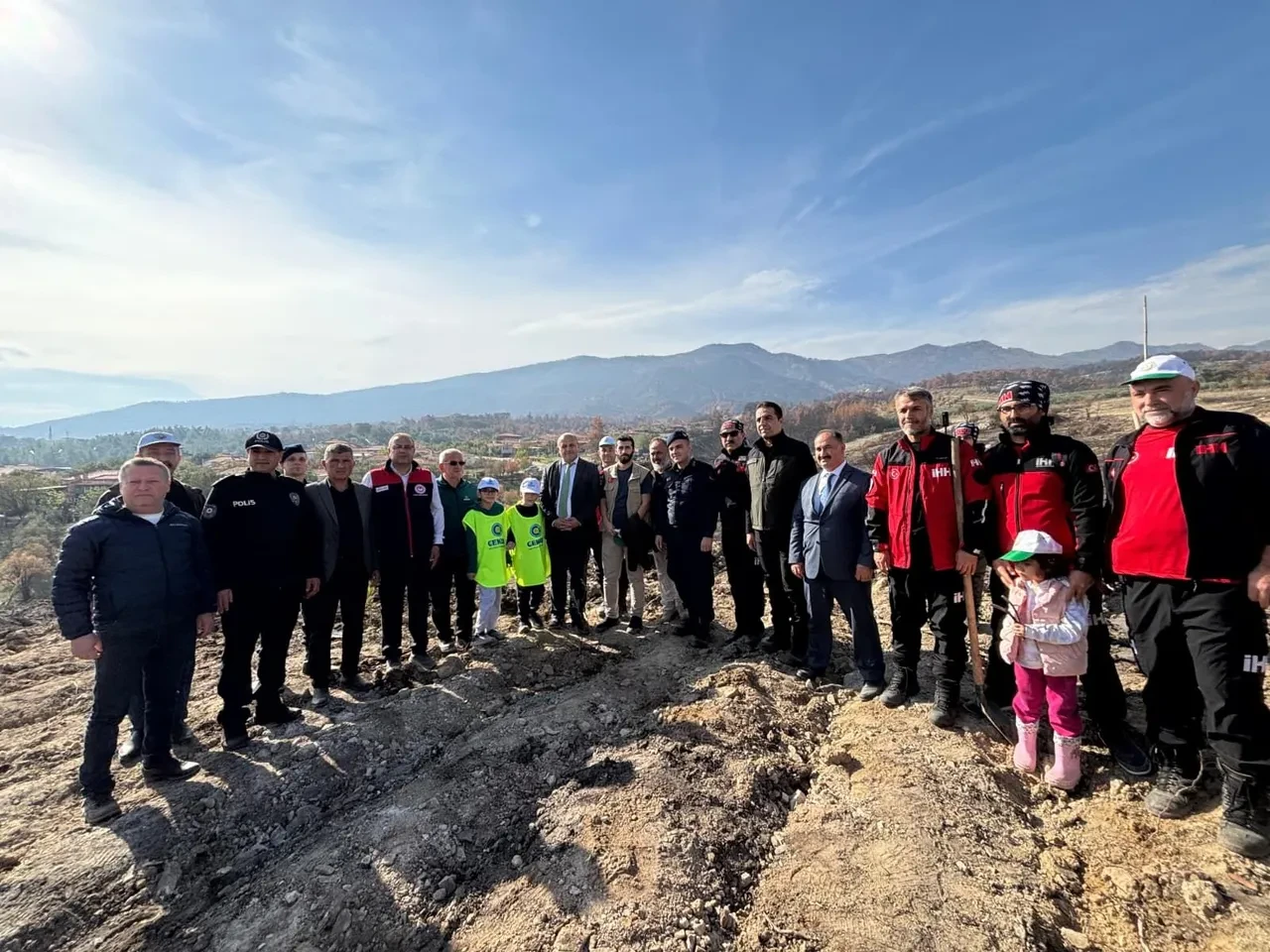 Milli Ağaçlandırma Günü'nde İHH’dan çiftçilere fidan desteği