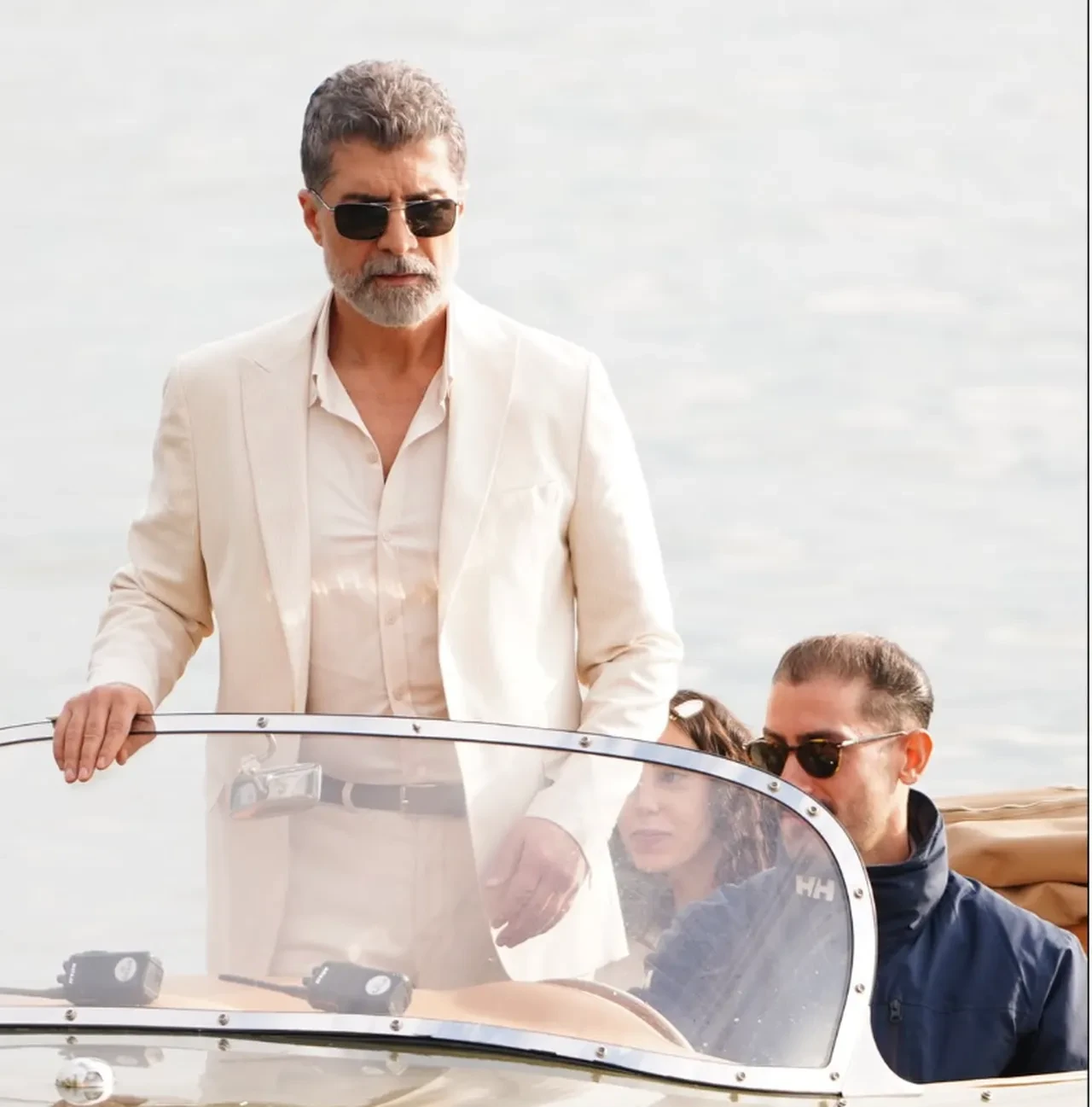 Özcan Deniz ile Öykü Karayel'den ilk poz geldi! Son Yemek filmi izleyicisini heyecanlandırdı