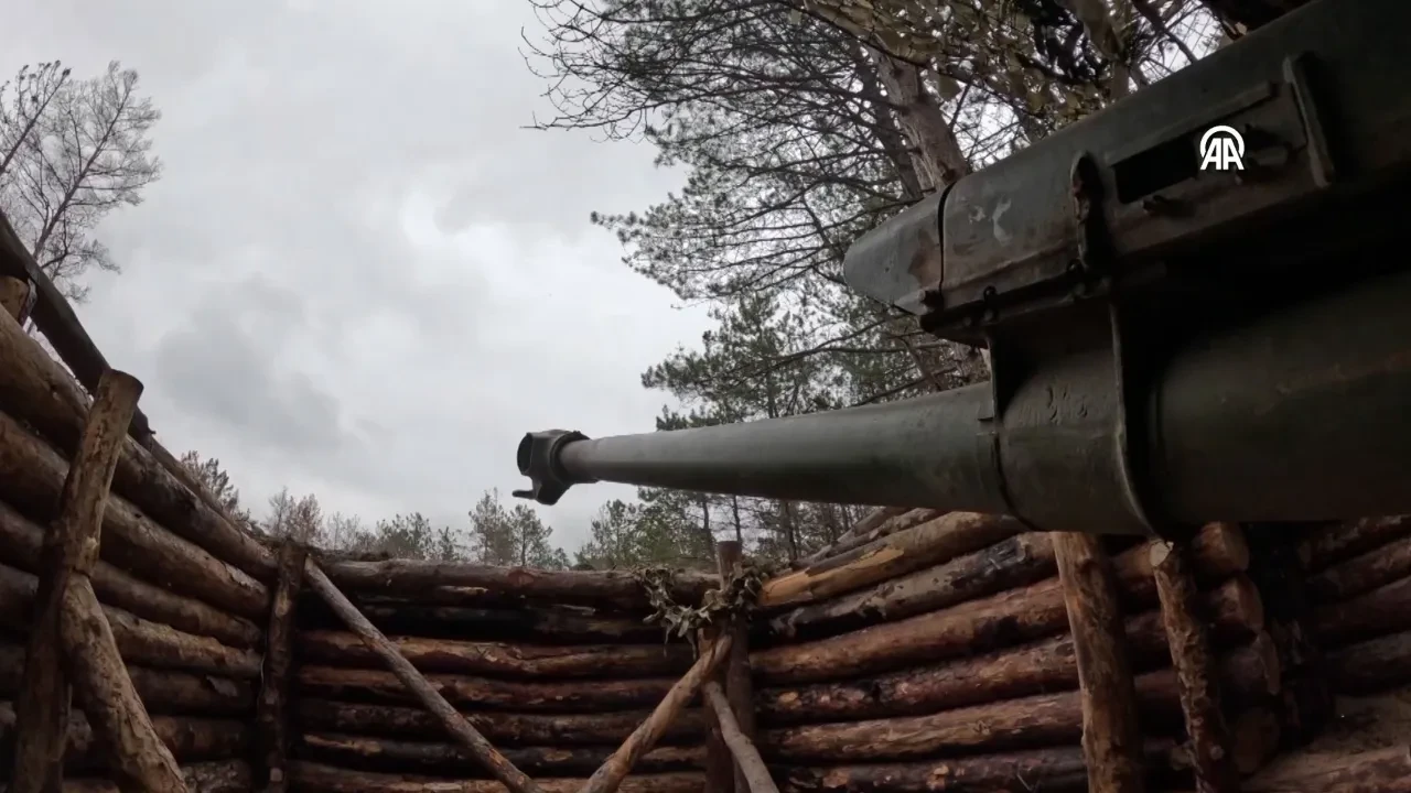 Rusya, Ukrayna'yı böyle topa tuttu! Operasyona ilişkin görüntüler paylaşıldı