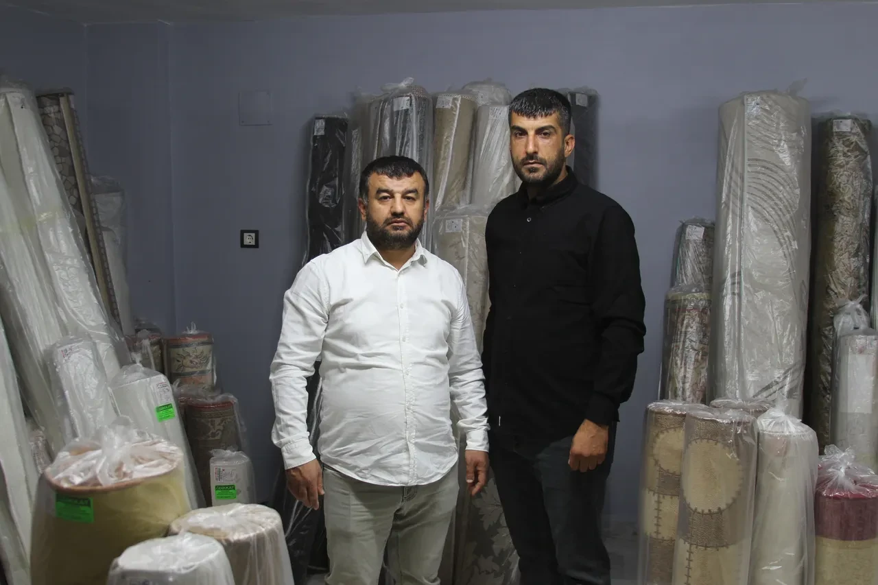 Yıkamacı, halının içinden çıkanı görünce hayatının şokunu yaşadı